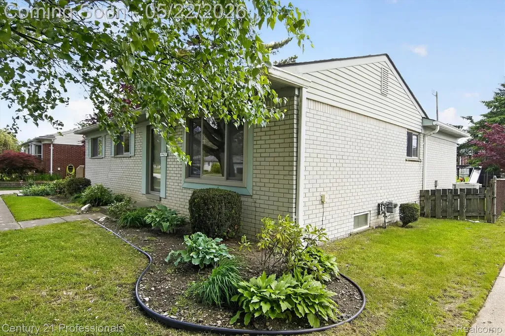 14425 Stonehouse Avenue Livonia City MI 48154