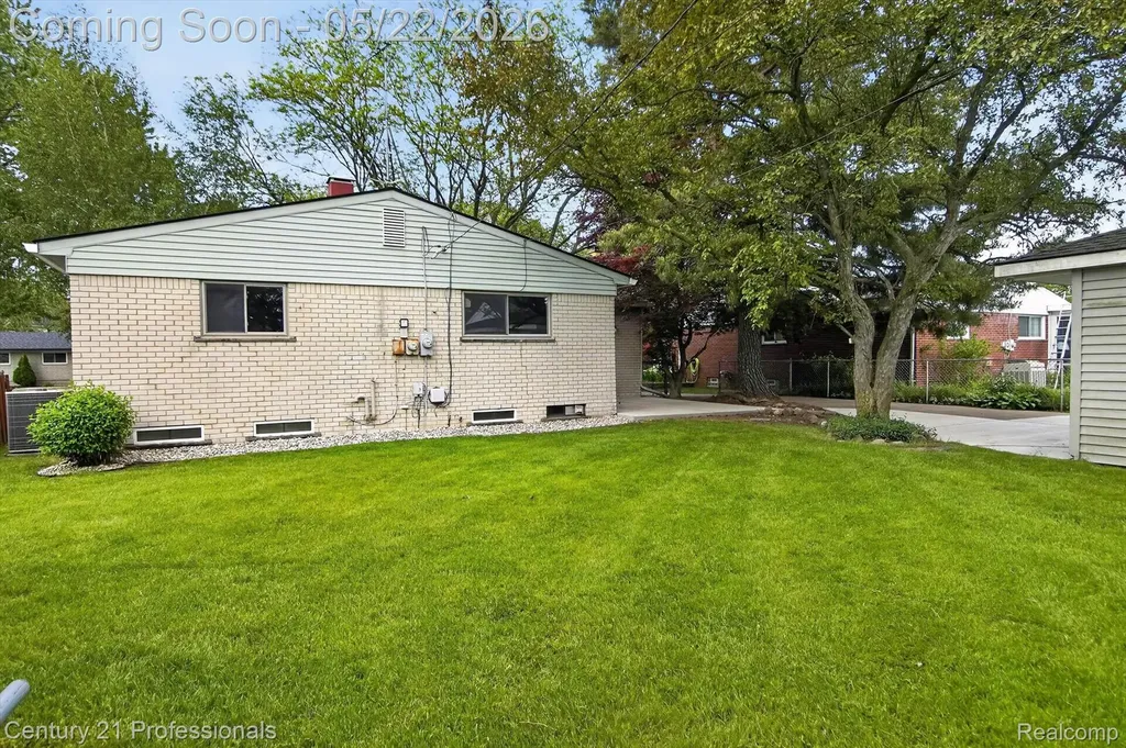 14425 Stonehouse Avenue Livonia City MI 48154