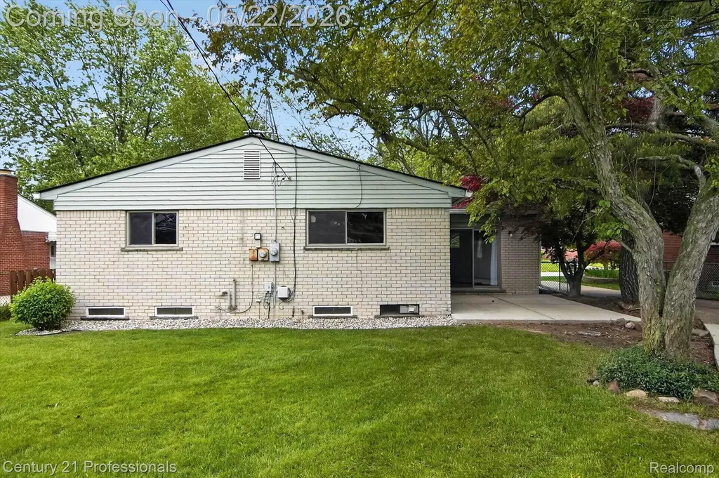 14425 Stonehouse Avenue Livonia City MI 48154