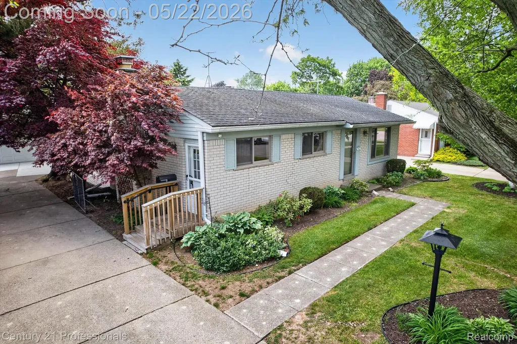 14425 Stonehouse Avenue Livonia City MI 48154