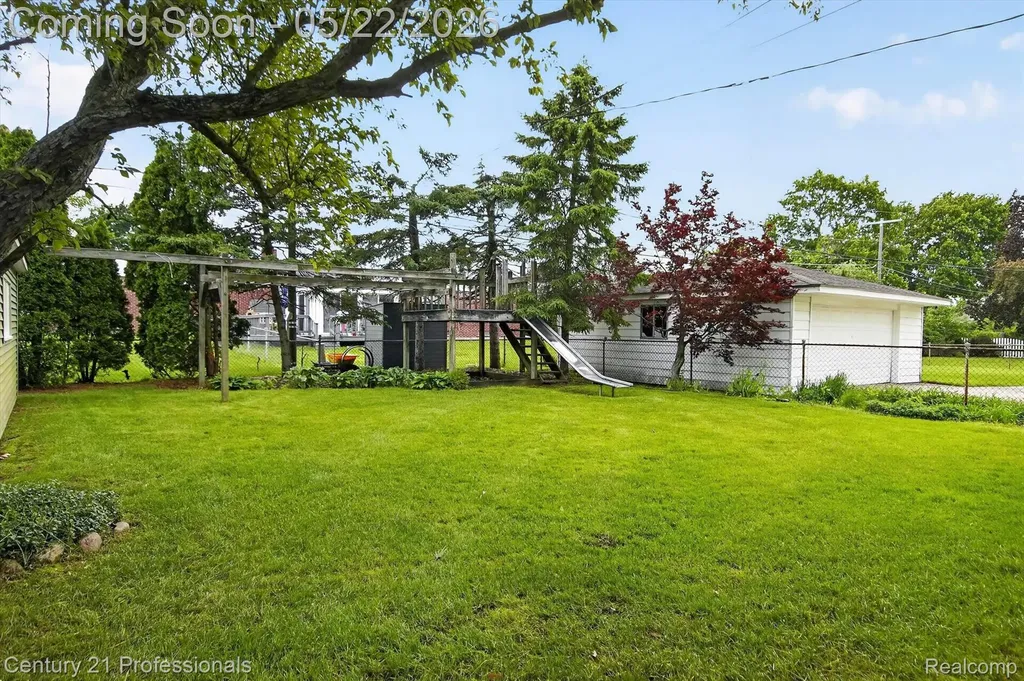14425 Stonehouse Avenue Livonia City MI 48154
