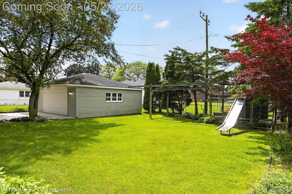 14425 Stonehouse Avenue Livonia City MI 48154