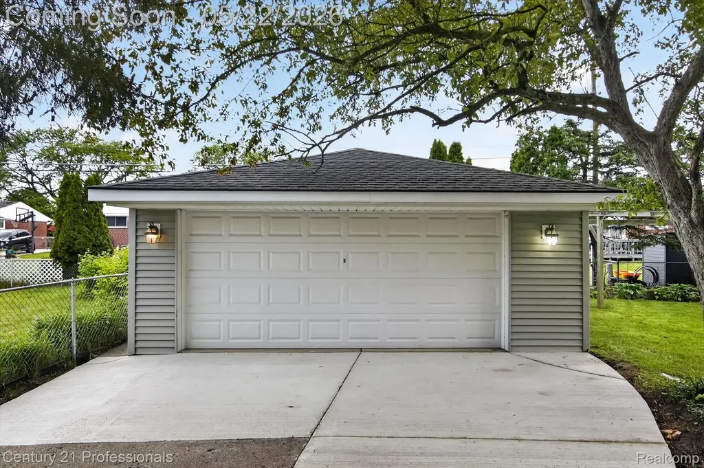 14425 Stonehouse Avenue Livonia City MI 48154