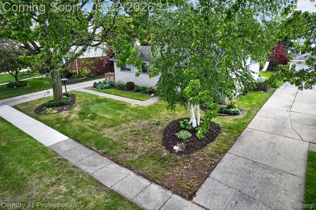 14425 Stonehouse Avenue Livonia City MI 48154