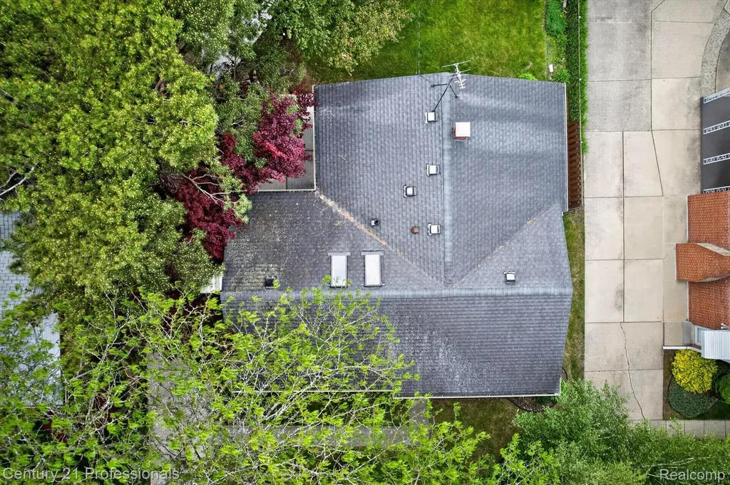14425 Stonehouse Avenue Livonia City MI 48154