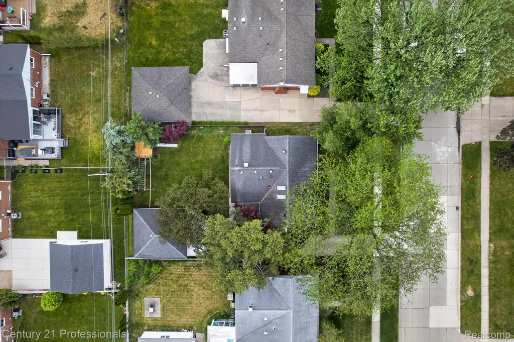 14425 Stonehouse Avenue Livonia City MI 48154