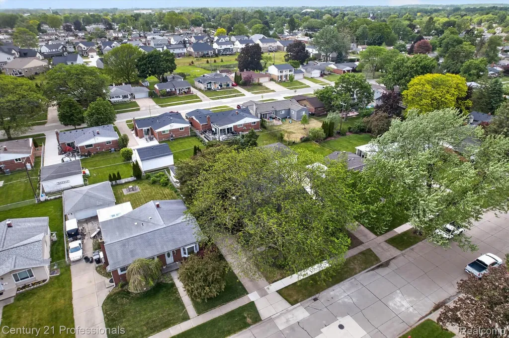 14425 Stonehouse Avenue Livonia City MI 48154