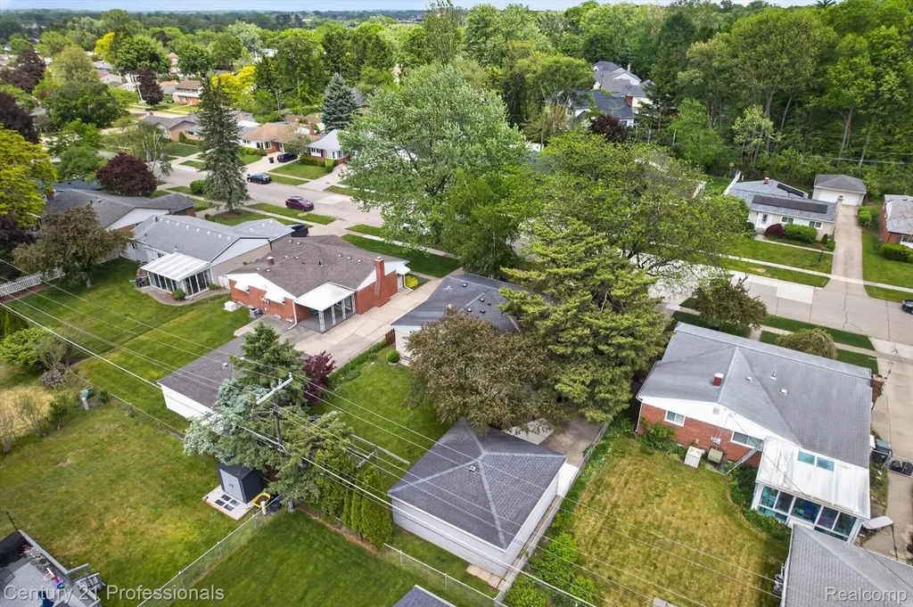 14425 Stonehouse Avenue Livonia City MI 48154