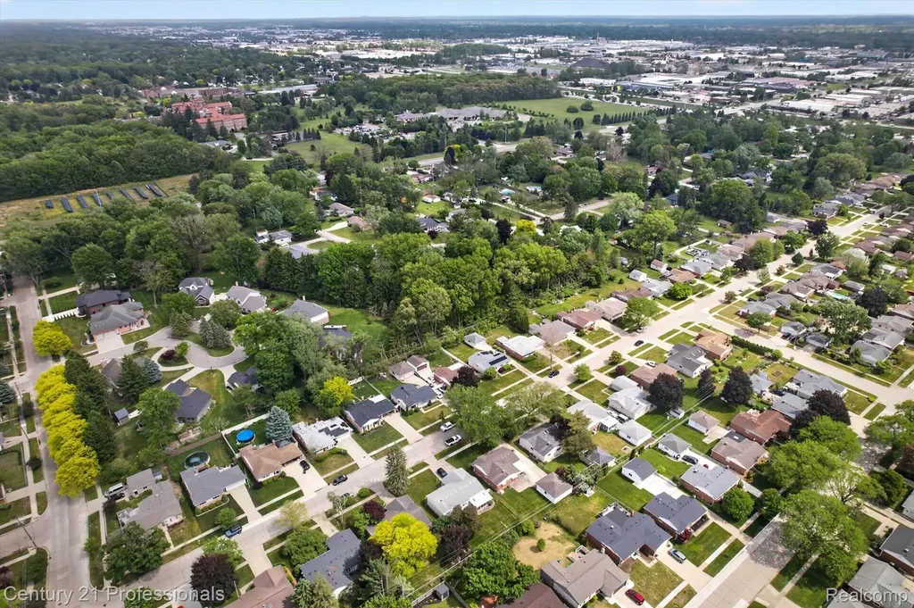 14425 Stonehouse Avenue Livonia City MI 48154