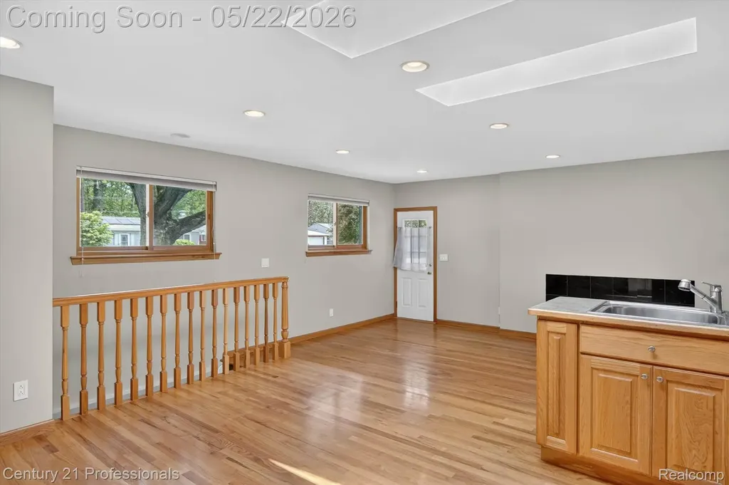 14425 Stonehouse Avenue Livonia City MI 48154