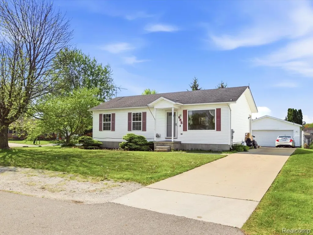 685 Heather Lane Marysville City MI 48040