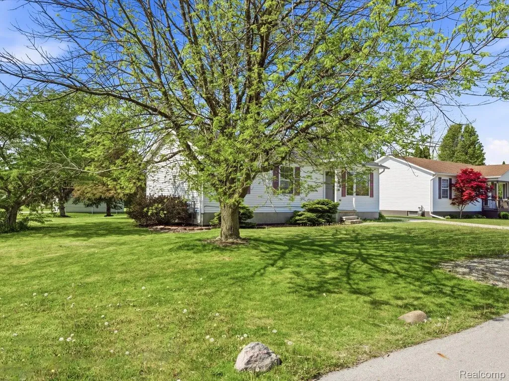 685 Heather Lane Marysville City MI 48040
