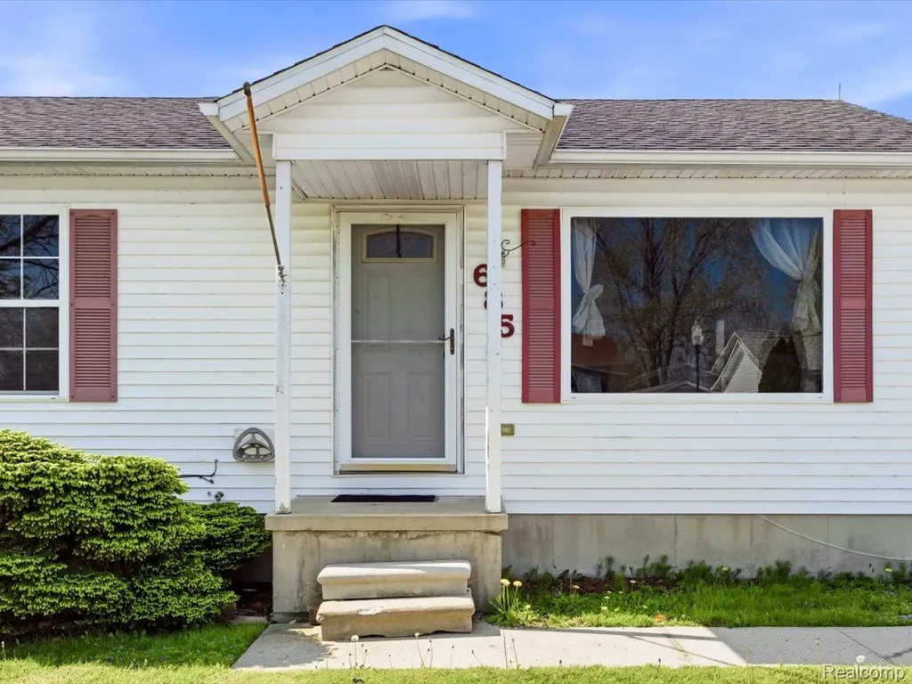 685 Heather Lane Marysville City MI 48040