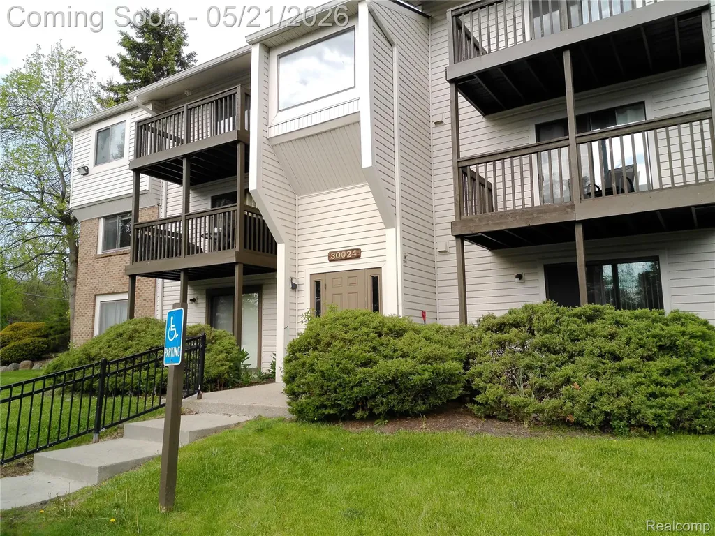 30024 W 12 Mile Road Farmington Hills City MI 48334