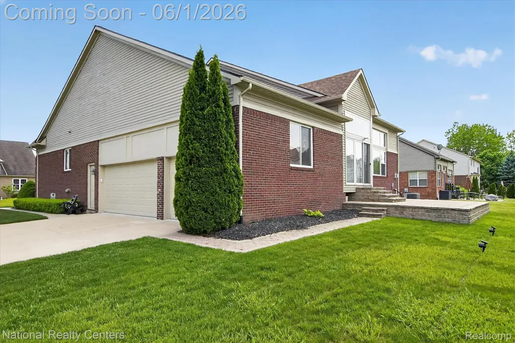 13691 Basswood Circle Van Buren Charter Township MI 48111