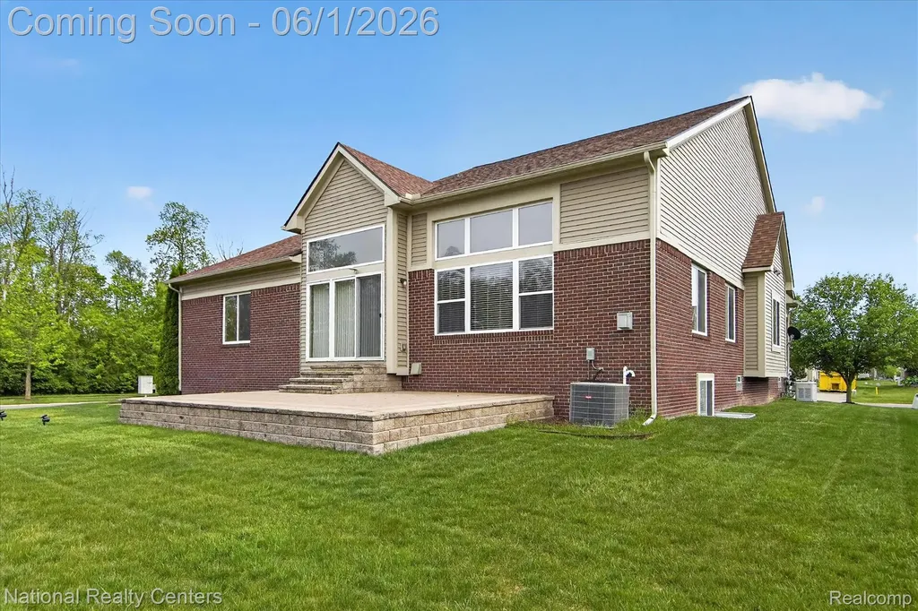 13691 Basswood Circle Van Buren Charter Township MI 48111