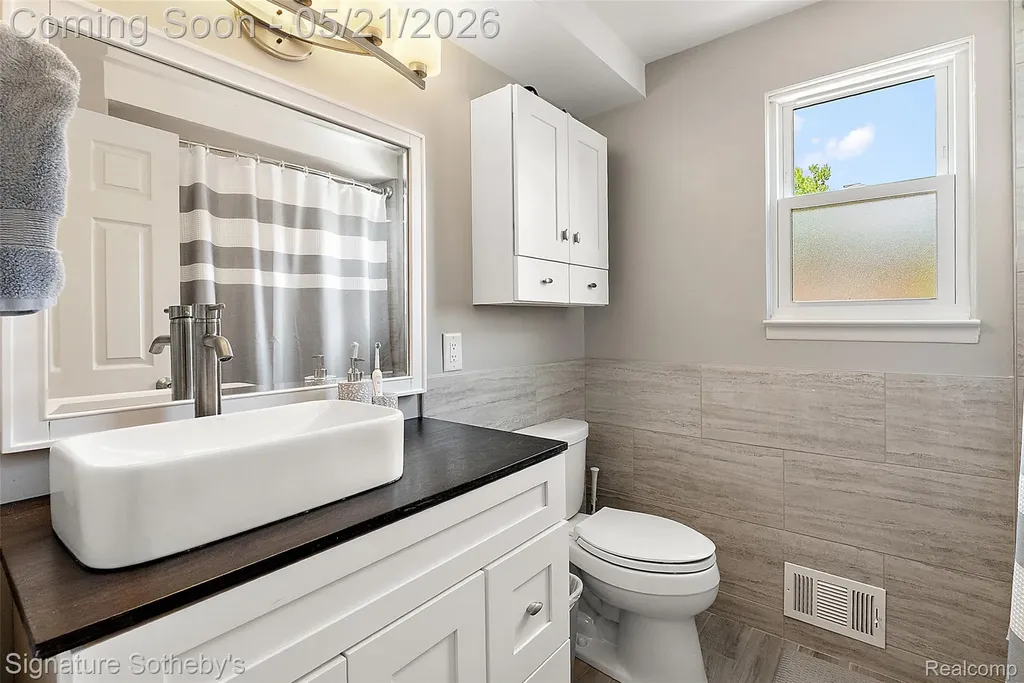 115 W Houstonia Avenue Royal Oak City MI 48073