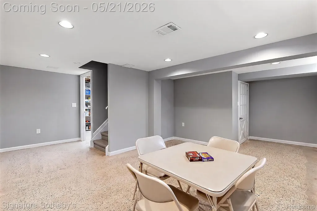 115 W Houstonia Avenue Royal Oak City MI 48073