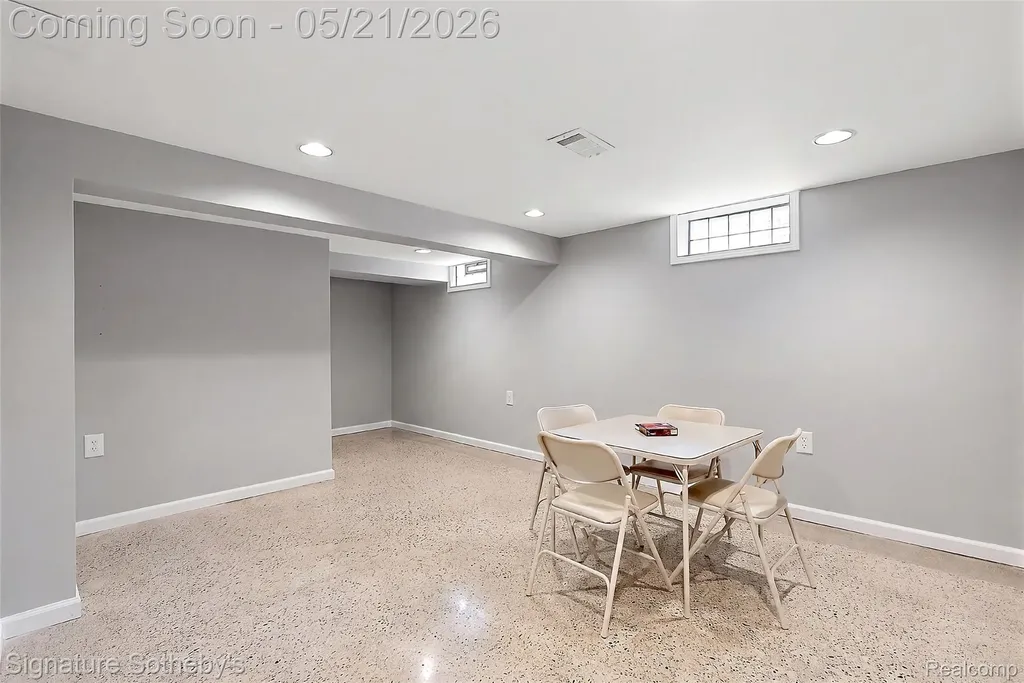 115 W Houstonia Avenue Royal Oak City MI 48073