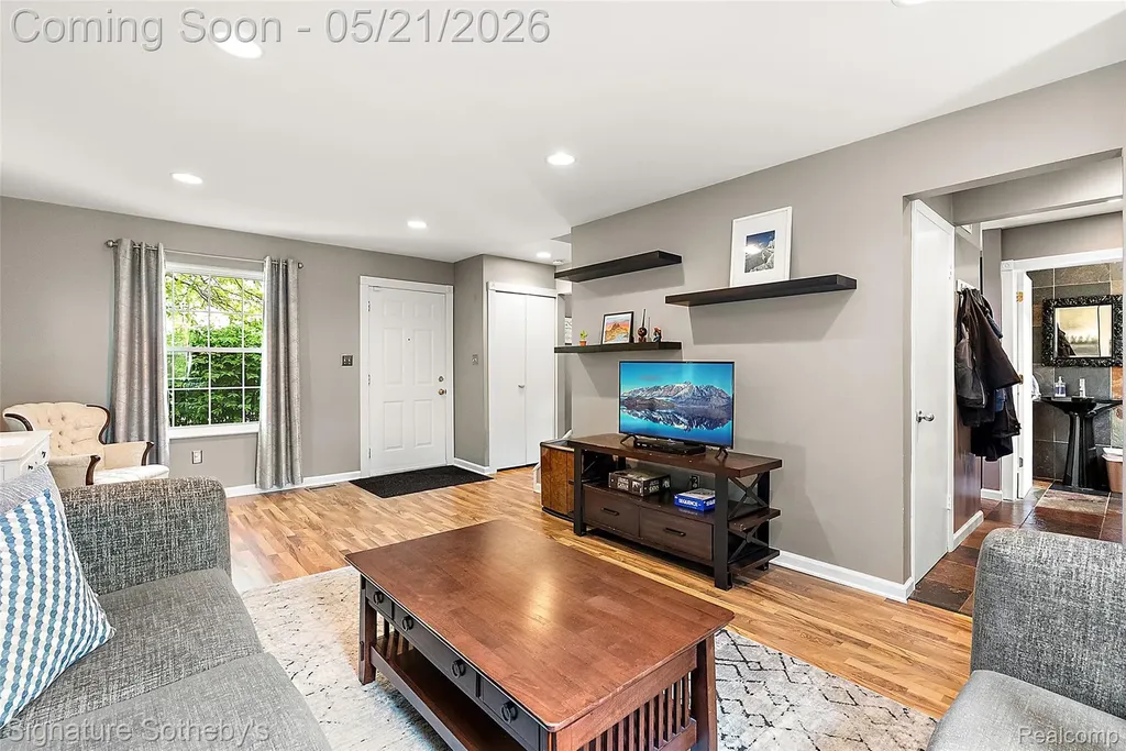 115 W Houstonia Avenue Royal Oak City MI 48073