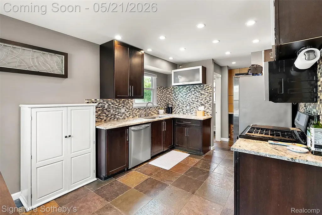 115 W Houstonia Avenue Royal Oak City MI 48073