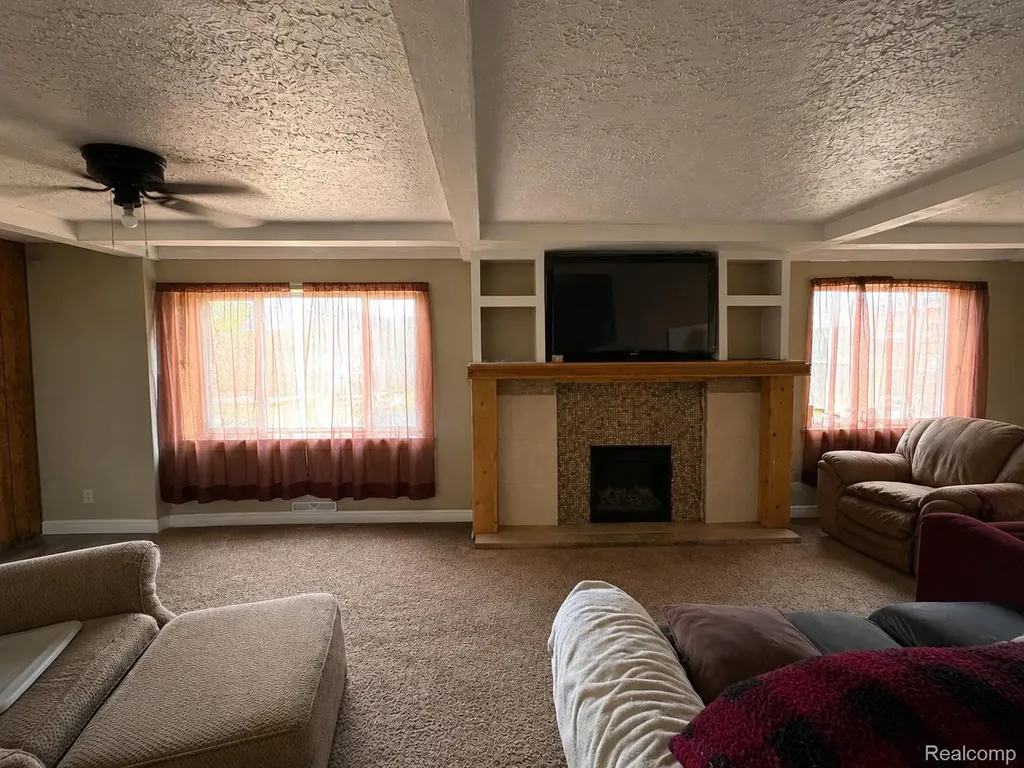 26148 Lamour Street Harrison Charter Township MI 48045