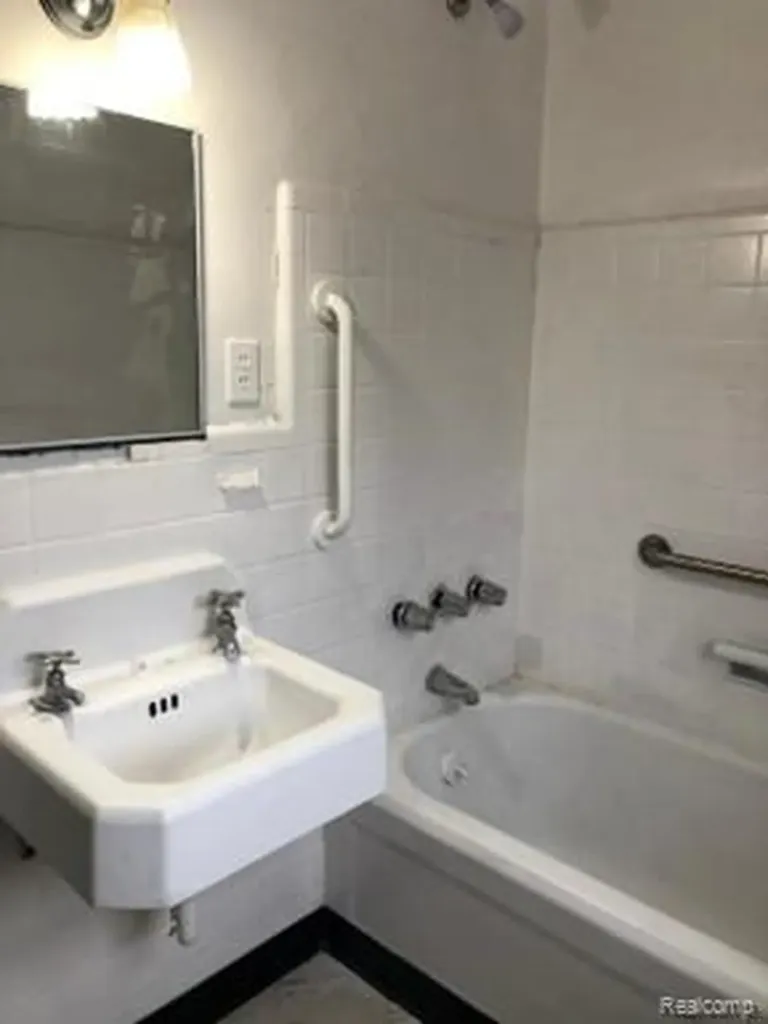 14593 Wisconsin Street Detroit City MI 48238