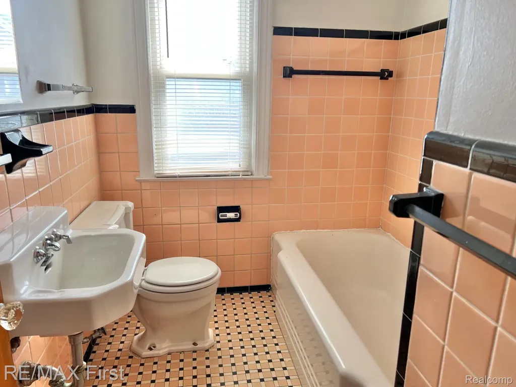 1618 Anita Avenue Grosse Pointe Woods City MI 48236