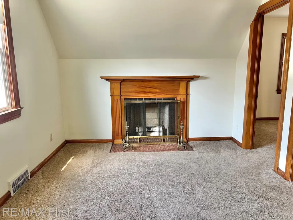 1618 Anita Avenue Grosse Pointe Woods City MI 48236
