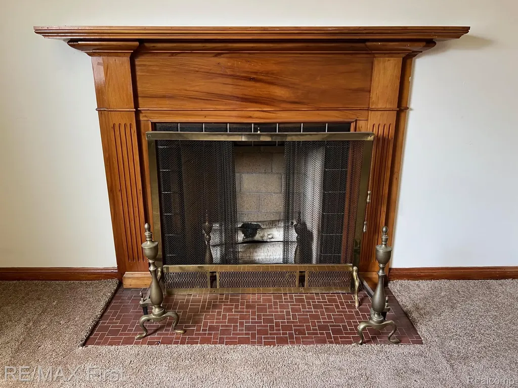 1618 Anita Avenue Grosse Pointe Woods City MI 48236