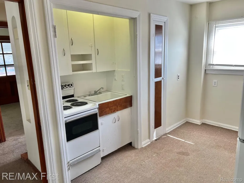 1618 Anita Avenue Grosse Pointe Woods City MI 48236