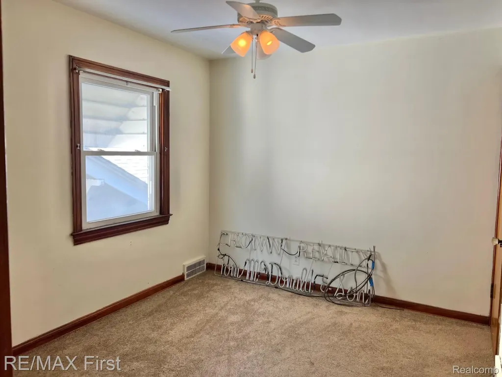 1618 Anita Avenue Grosse Pointe Woods City MI 48236
