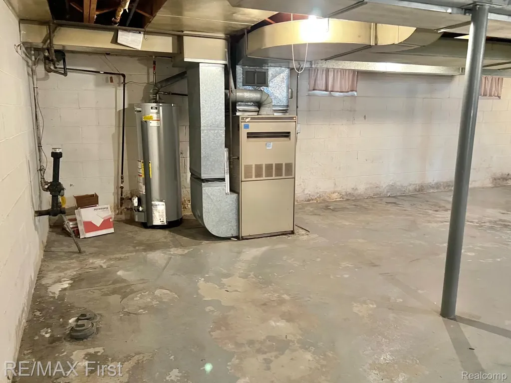 1618 Anita Avenue Grosse Pointe Woods City MI 48236