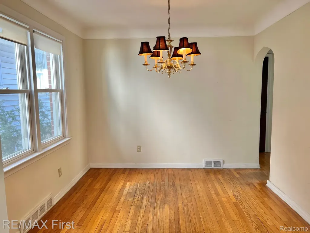 1618 Anita Avenue Grosse Pointe Woods City MI 48236