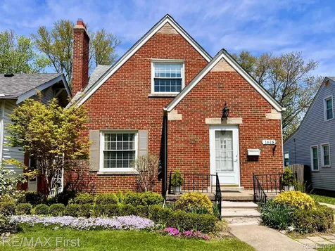 1618 Anita Avenue Grosse Pointe Woods City MI 48236