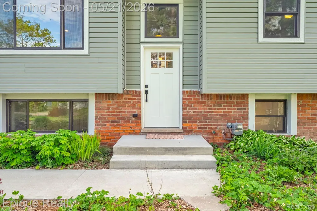 2669 Ripple Court White Lake Charter Township MI 48383