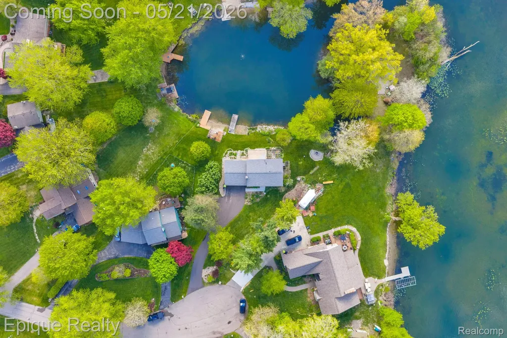 2669 Ripple Court White Lake Charter Township MI 48383