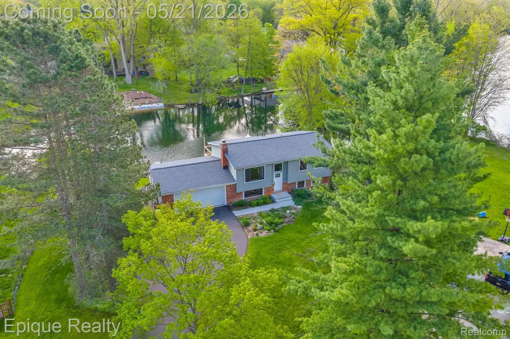 2669 Ripple Court White Lake Charter Township MI 48383