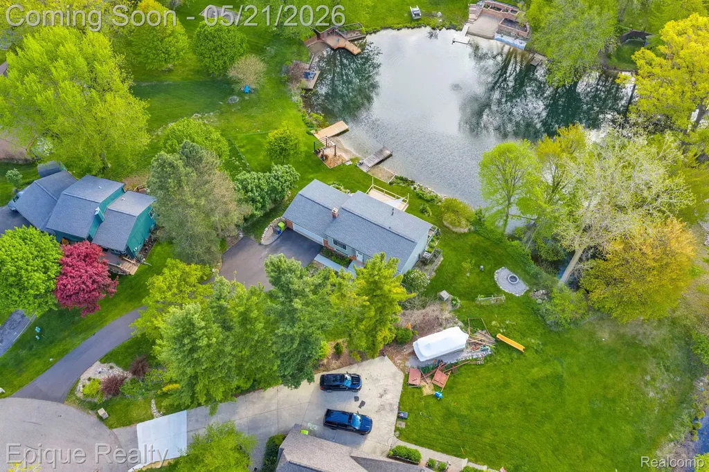 2669 Ripple Court White Lake Charter Township MI 48383