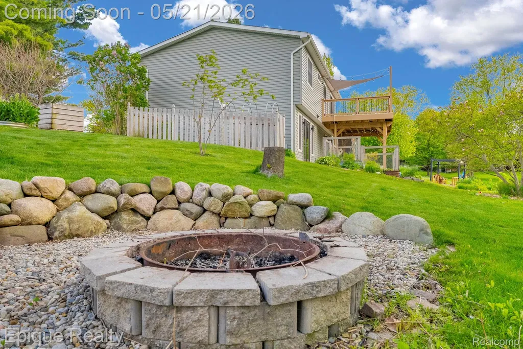 2669 Ripple Court White Lake Charter Township MI 48383