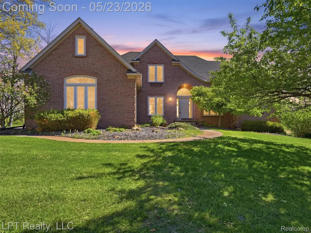 860 Troon Highland Charter Township MI 48357