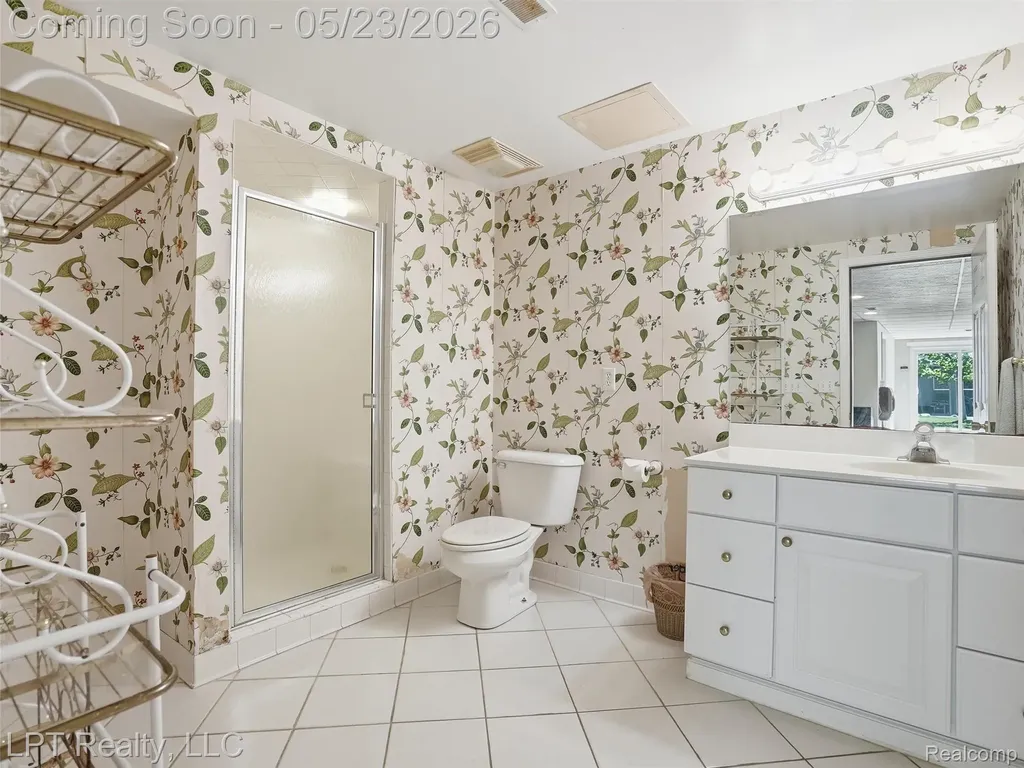 860 Troon Highland Charter Township MI 48357
