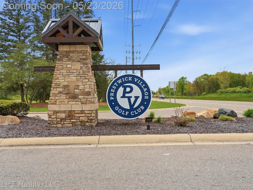 860 Troon Highland Charter Township MI 48357