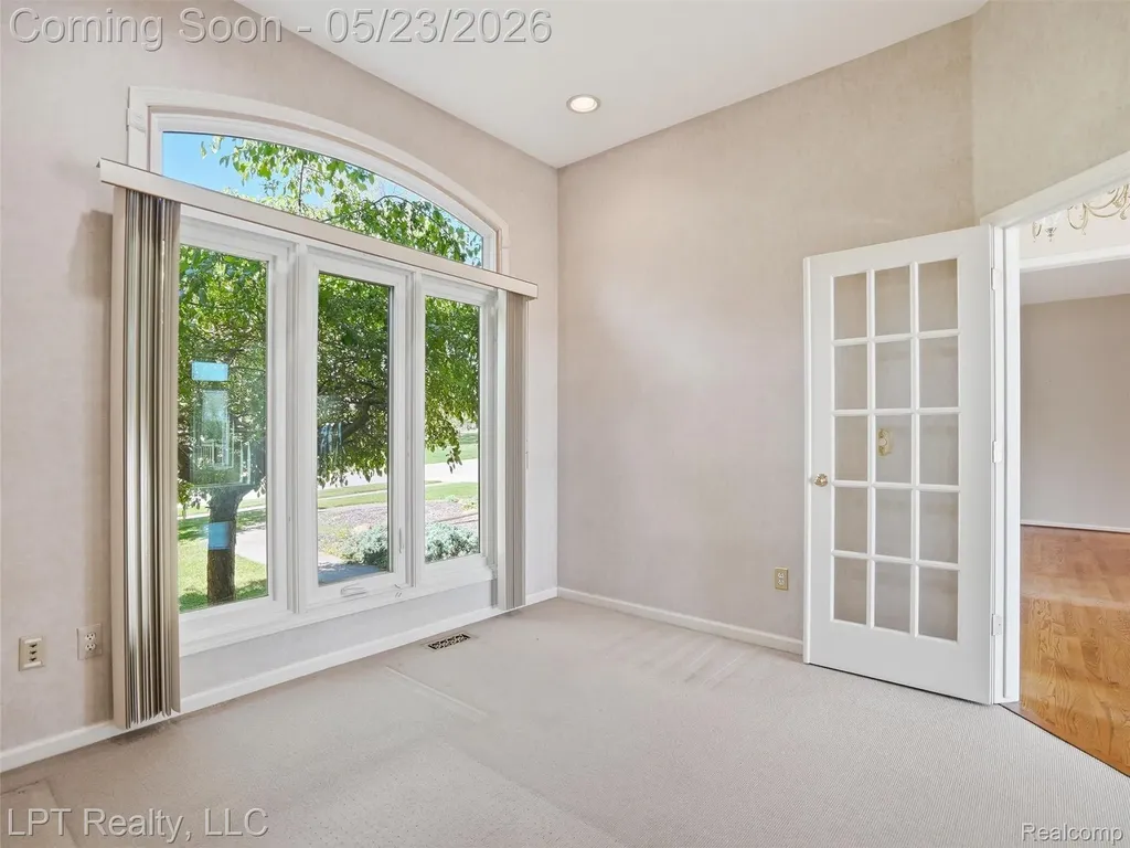 860 Troon Highland Charter Township MI 48357