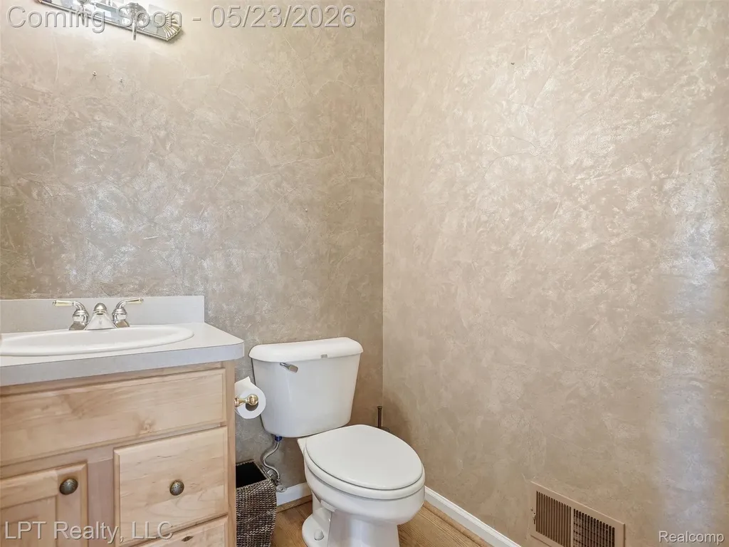 860 Troon Highland Charter Township MI 48357