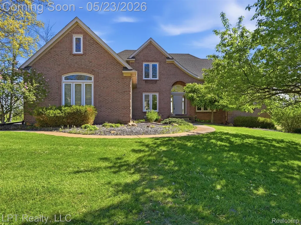 860 Troon Highland Charter Township MI 48357