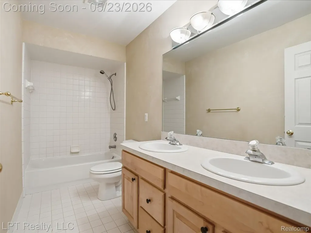 860 Troon Highland Charter Township MI 48357