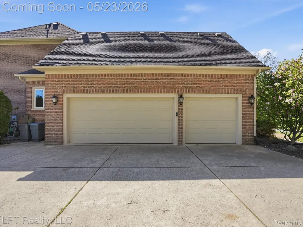 860 Troon Highland Charter Township MI 48357