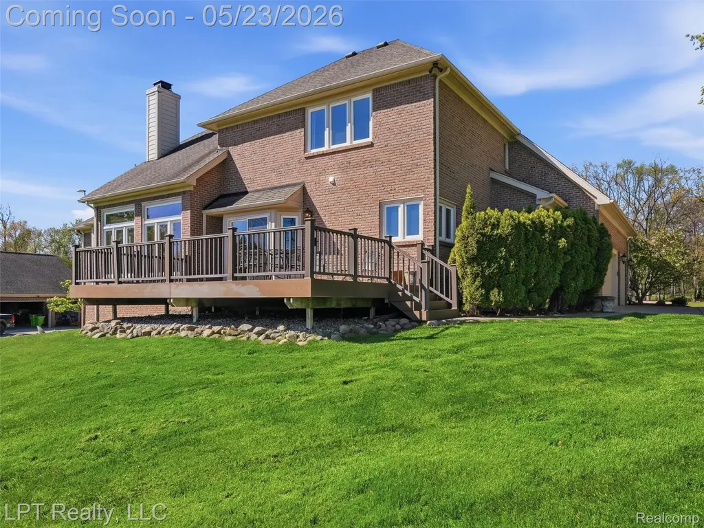 860 Troon Highland Charter Township MI 48357