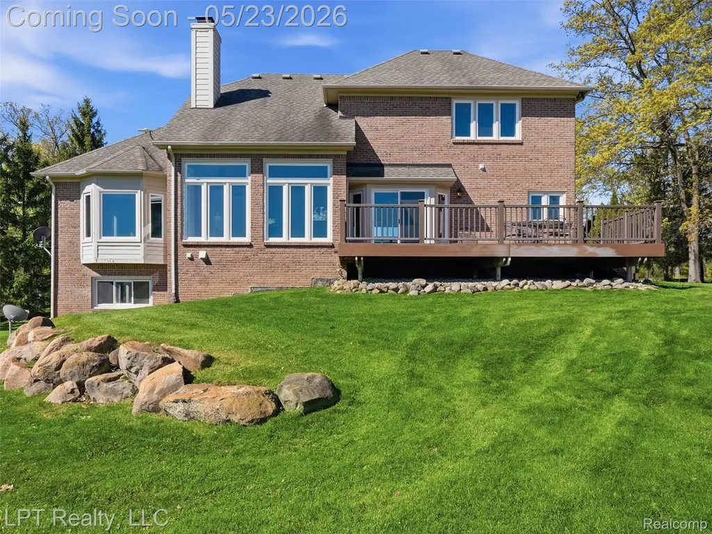 860 Troon Highland Charter Township MI 48357